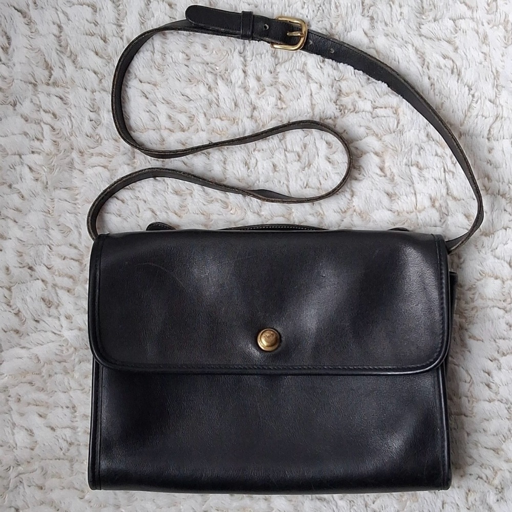 Vintage Coach Black Leather Crossbody Bag N° 011-7016